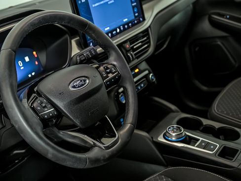 Used 2023 Ford Escape Active w/ Tech Pack #2 AWD/4WD image 16