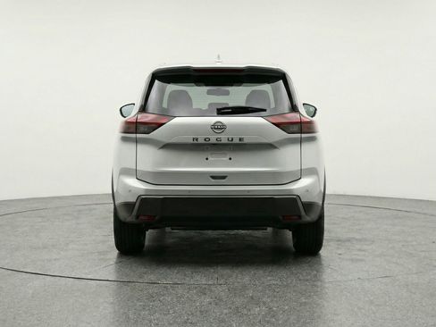 Used 2025 Nissan Rogue SV image 7