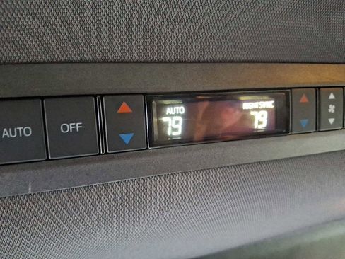 Certified 2021 Toyota Sienna Platinum image 15