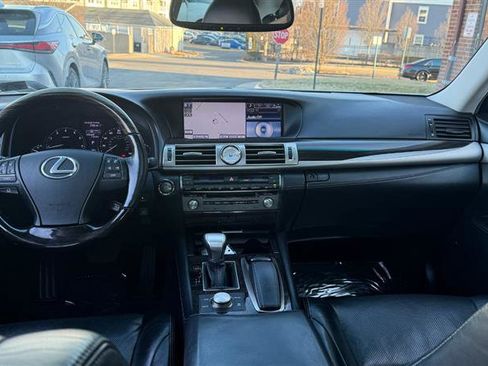 Used 2013 Lexus LS 460 w/ Comfort Pkg image 22