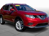 Used 2016 Nissan Rogue SV image 2