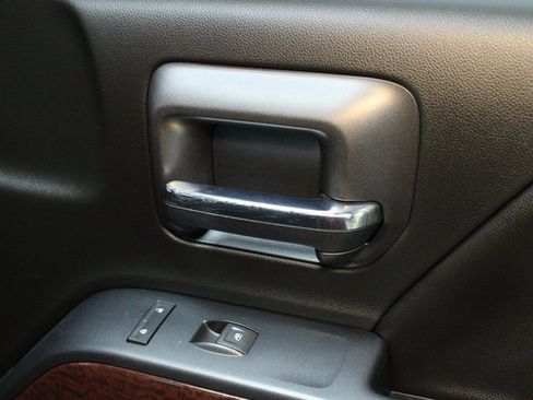 Used 2017 GMC Sierra 1500 SLE image 9