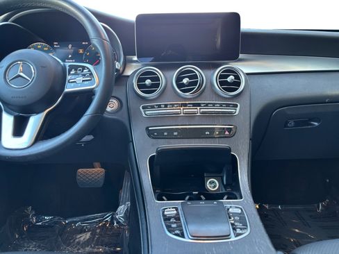 Used 2021 Mercedes-Benz GLC 300 w/ Premium Package image 11