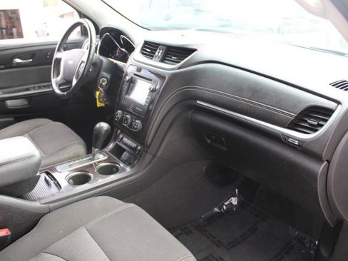 Used 2017 Chevrolet Traverse LT w/ Style and Technology Package AWD/4WD image 12