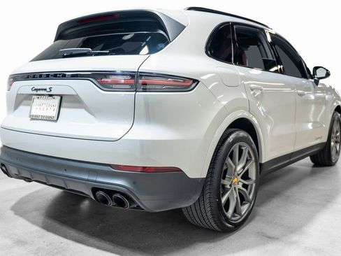 Used 2022 Porsche Cayenne S Platinum image 11