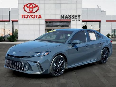 Used 2025 Toyota Camry SE w/ Convenience Package FWD image 7