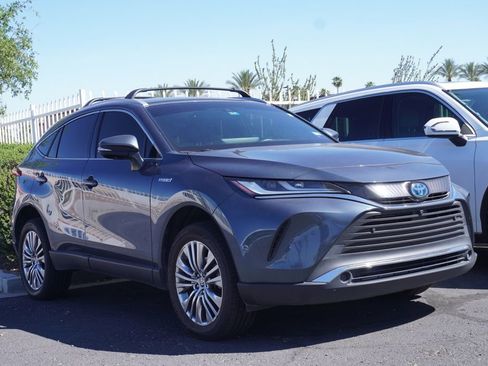 Used 2021 Toyota Venza Limited AWD/4WD image 3