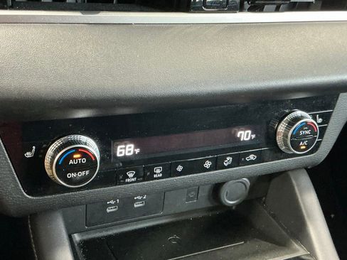 Used 2025 Mitsubishi Outlander SE FWD image 26