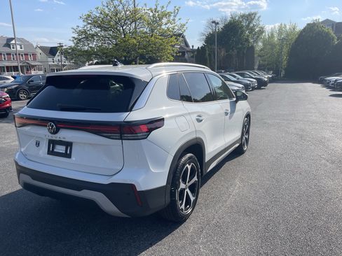 Used 2025 Volkswagen Tiguan SE image 7