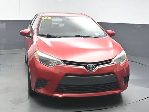 Used 2016 Toyota Corolla LE FWD image 3