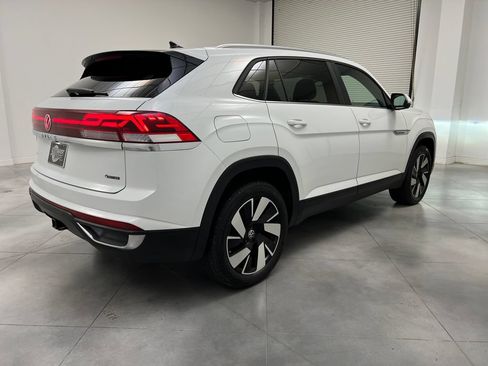 Used 2025 Volkswagen Atlas Cross Sport SE AWD/4WD image 9