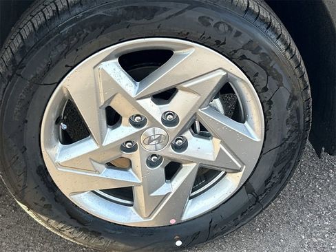 New 2026 Hyundai Kona SE image 9