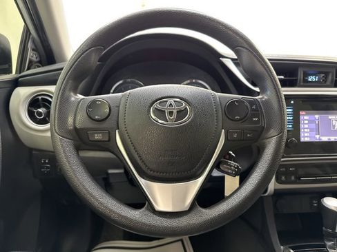 Used 2019 Toyota Corolla LE image 16
