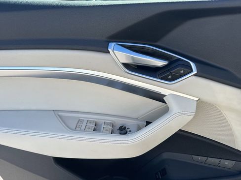 Used 2019 Audi e-tron Premium Plus image 11