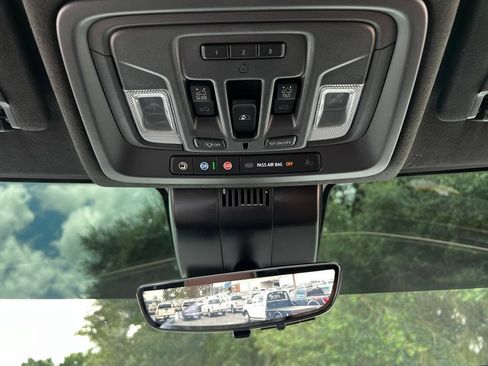Used 2025 GMC Sierra 2500 Denali Ultimate AWD/4WD image 43