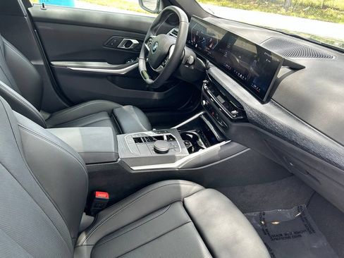 Used 2025 BMW 330i Sedan w/ Convenience Package RWD image 31