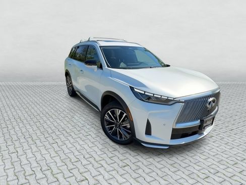 Certified 2026 INFINITI QX60 Luxe w/ Cargo Package FWD image 2