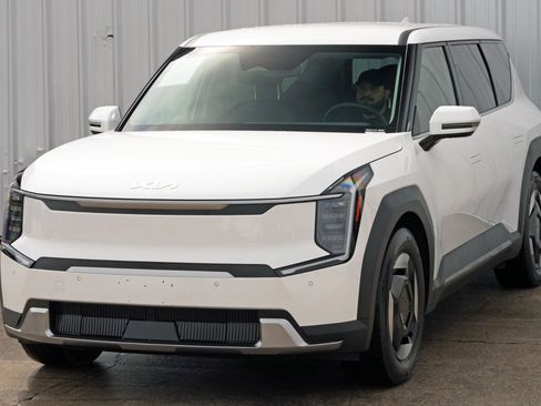 Used 2024 Kia EV9 Light Long Range image 51