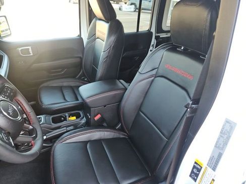 Used 2024 Jeep Wrangler Unlimited Rubicon w/ Convenience Group image 15