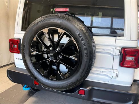 Used 2024 Jeep Wrangler Sahara w/ Technology Group image 27