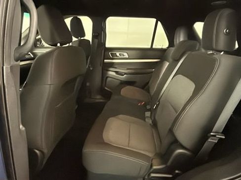Used 2018 Ford Explorer XLT AWD/4WD image 26