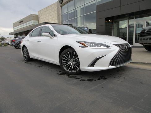 Used 2025 Lexus ES 350 w/ Premium Package FWD image 13
