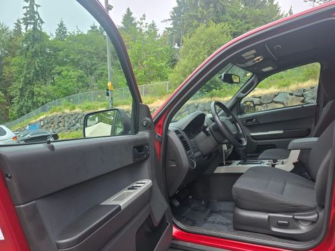 Used 2012 Ford Escape XLT AWD/4WD image 17