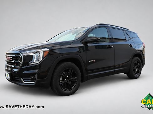 Used 2023 GMC Terrain AT4 AWD/4WD image 4