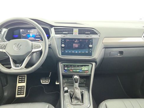 Used 2023 Volkswagen Tiguan SE R-Line image 34