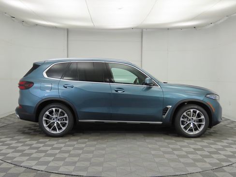Certified 2026 BMW X5 xDrive40i w/ Premium Package AWD/4WD image 5