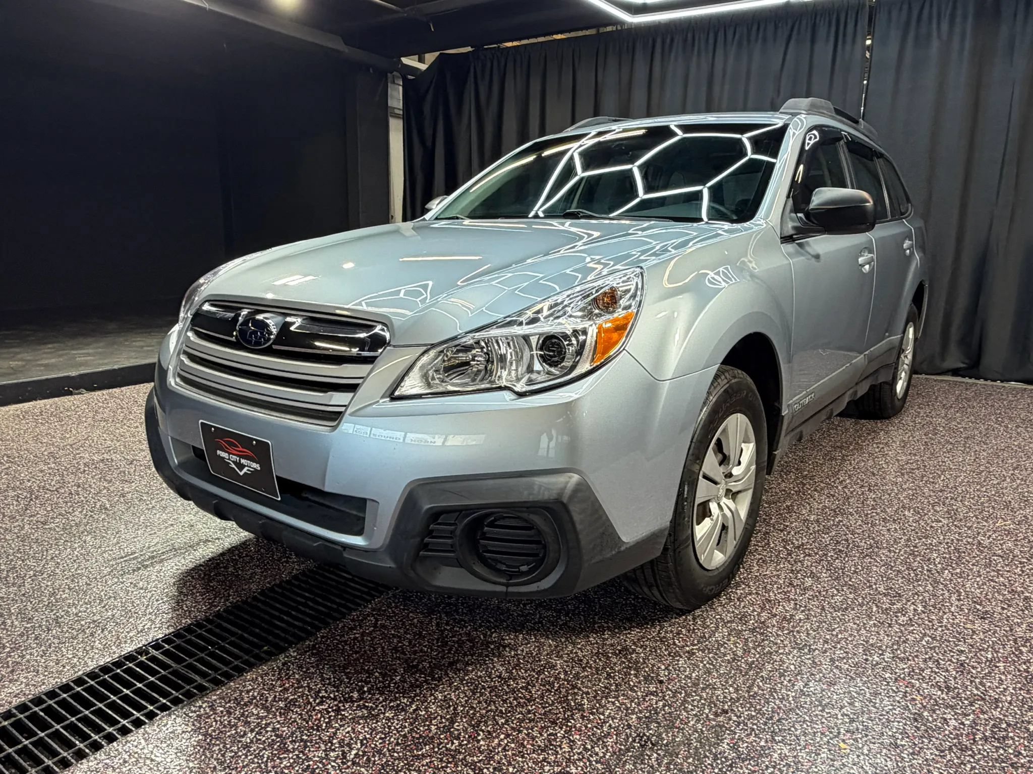 Used 2013 Subaru Outback 2.5i AWD/4WD image 3