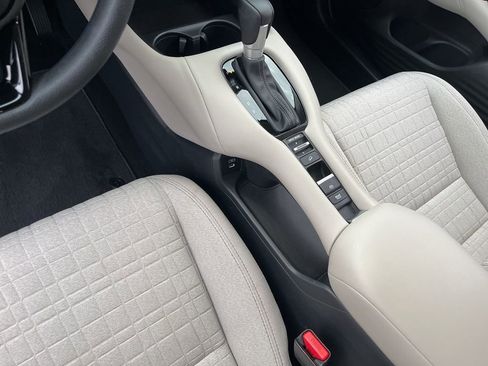 Certified 2025 Honda HR-V LX image 19