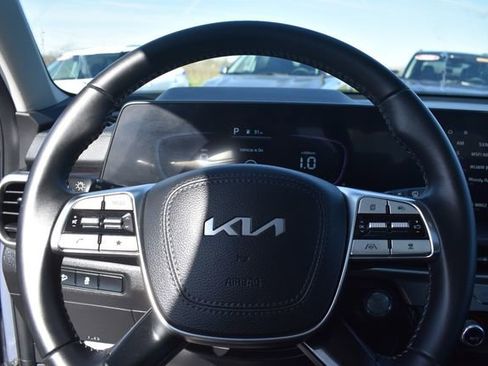 Certified 2023 Kia Telluride S w/ S Sunroof Package AWD/4WD image 35