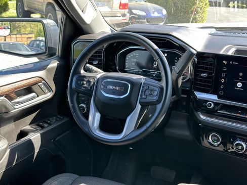 Used 2023 GMC Sierra 1500 Elevation image 14
