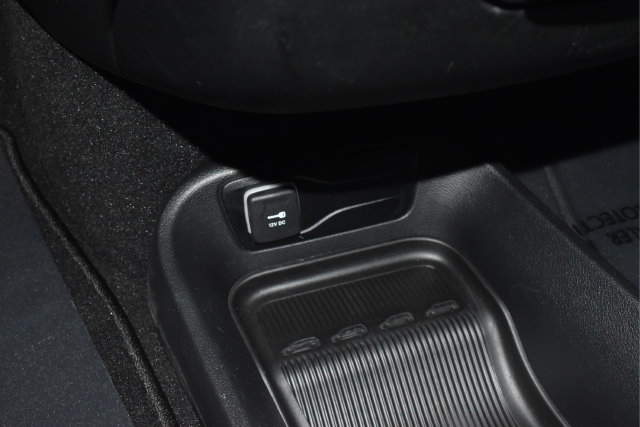 Certified 2025 Chrysler Pacifica Select FWD image 15