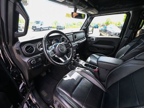 Used 2023 Jeep Wrangler Unlimited Sahara w/ Cold Weather Group AWD/4WD image 17