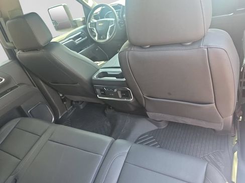 Used 2026 Chevrolet Silverado 2500 LTZ w/ LTZ Convenience Package AWD/4WD image 10