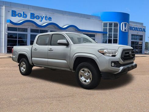 Used 2023 Toyota Tacoma SR5 RWD image 3