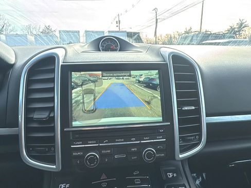 Used 2016 Porsche Cayenne image 25