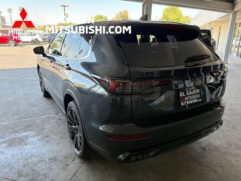 New 2026 Mitsubishi Outlander LE FWD image 7
