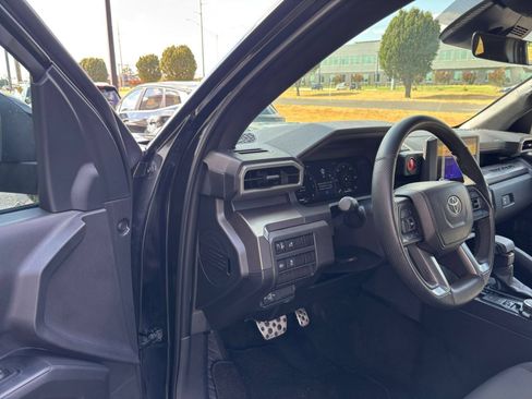 Used 2026 Toyota Tacoma TRD Sport AWD/4WD image 33