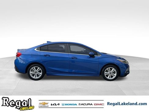 Used 2016 Chevrolet Cruze LT w/ Convenience Package image 2