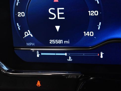 Used 2024 Chevrolet Silverado 2500 LT w/ Convenience Package image 22