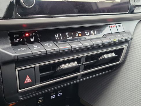 Certified 2025 Toyota Camry SE image 28