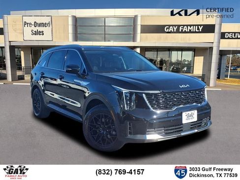 Certified 2025 Kia Sorento S w/ Panoramic Sunroof Package image 1