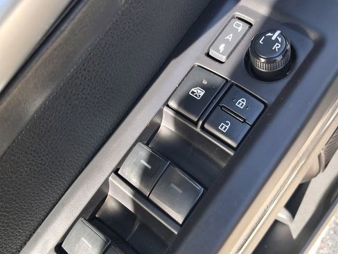 Used 2024 Toyota Tundra Platinum AWD/4WD image 10