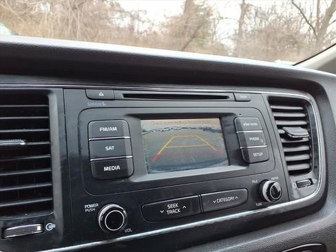 Used 2016 Kia Sedona LX w/ LX Convenience Package image 26