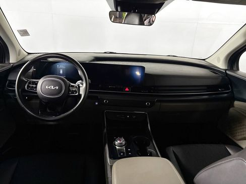 Certified 2025 Kia Carnival LXS image 13