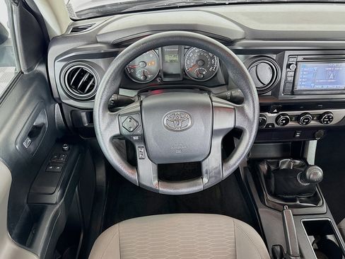 Used 2017 Toyota Tacoma SR AWD/4WD image 14