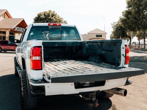 Used 2018 GMC Sierra 2500 Denali w/ Duramax Plus Package AWD/4WD image 47